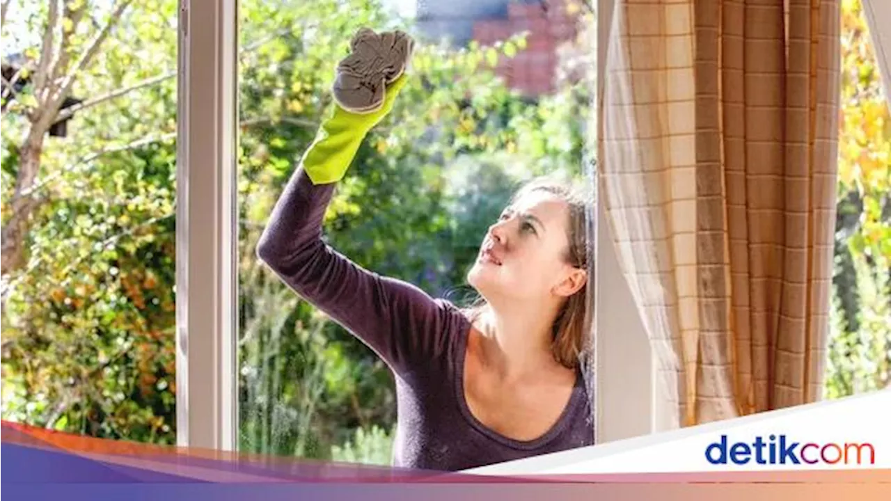 Cara Membersihkan Jendela yang Benar Biar Makin Kinclong