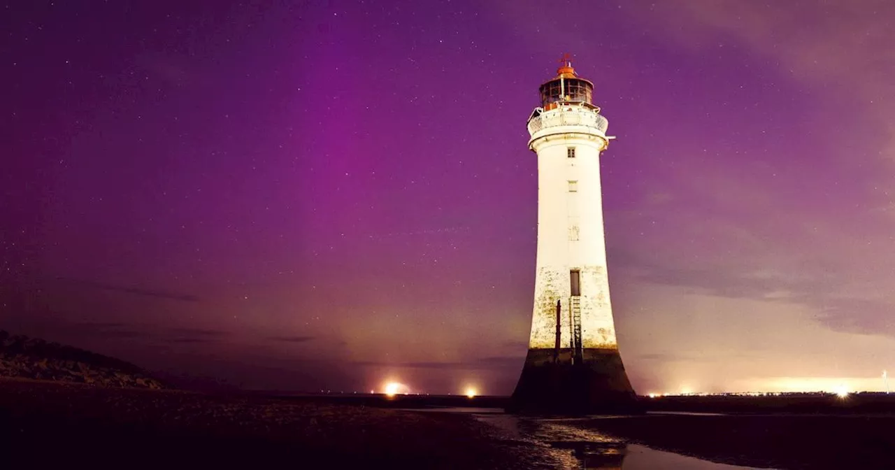 Northern Lights create beautiful skies above Merseyside