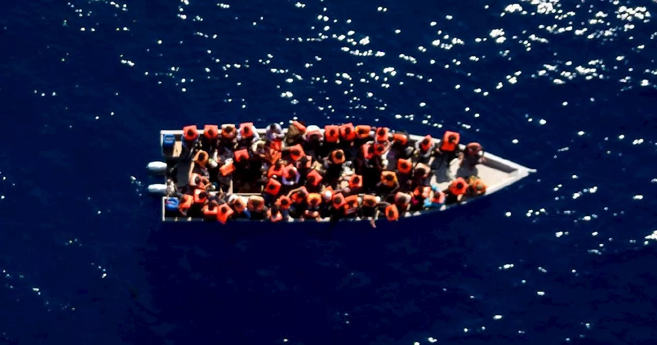 Migranti, Frontex: “Arrivi crollati nel Mediterraneo centrale (-64%) e Balcani (-75%)