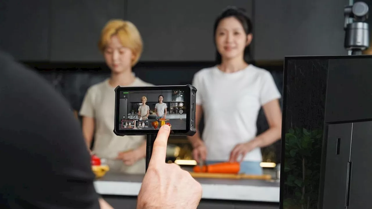 Obsbot Talent Puts A Live Streaming TV Studio In The Palm Of Your Hand