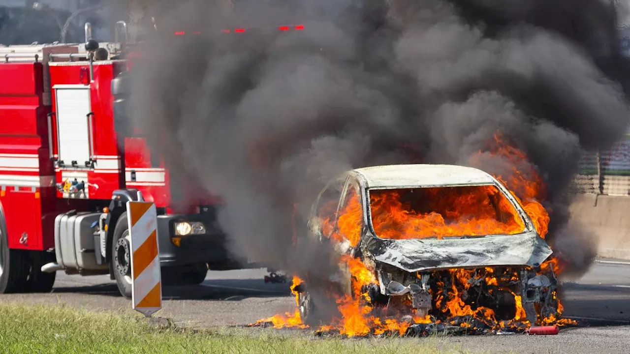 Incendi auto elettriche, è caos: manca un metodo standard per spegnere le fiamme