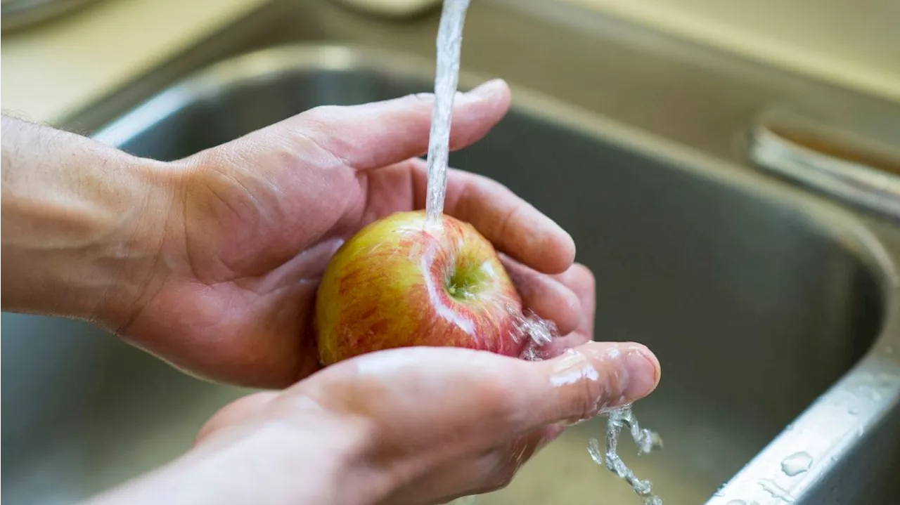 Nur so bekommst du Pestizide von deinem Obst