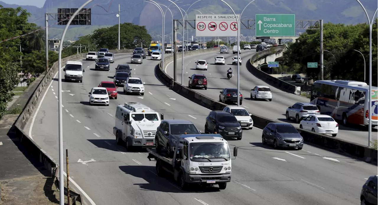 Homem é preso após se passar por cônsul para escapar de abordagem na Linha Amarela