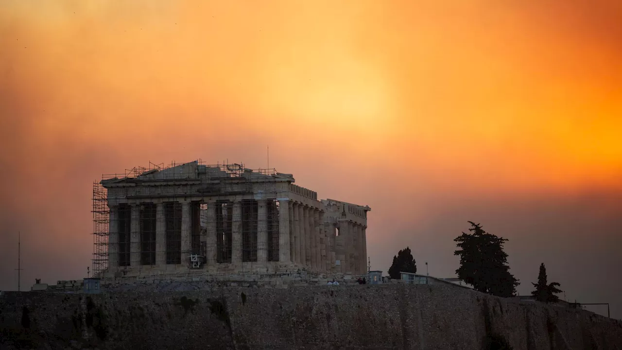 La Grecia continua a bruciare, in arrivo i soccorsi dalla Francia