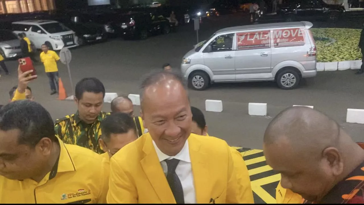 Tiba di Markas Beringin, Agus Gumiwang Disambut Ramai Para Kader Golkar