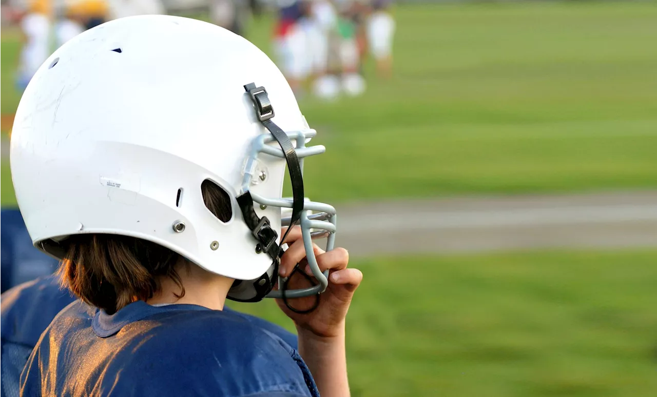 Natural grass may pose greater risk for football concussions than artificial turf