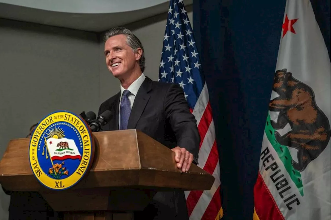 Newsom urges schools to restrict smartphone use in statewide letter