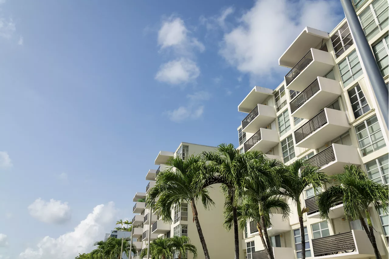 Florida Condo Prices 'Collapsing' Due to HOA Fees Surge—Real Estate Expert