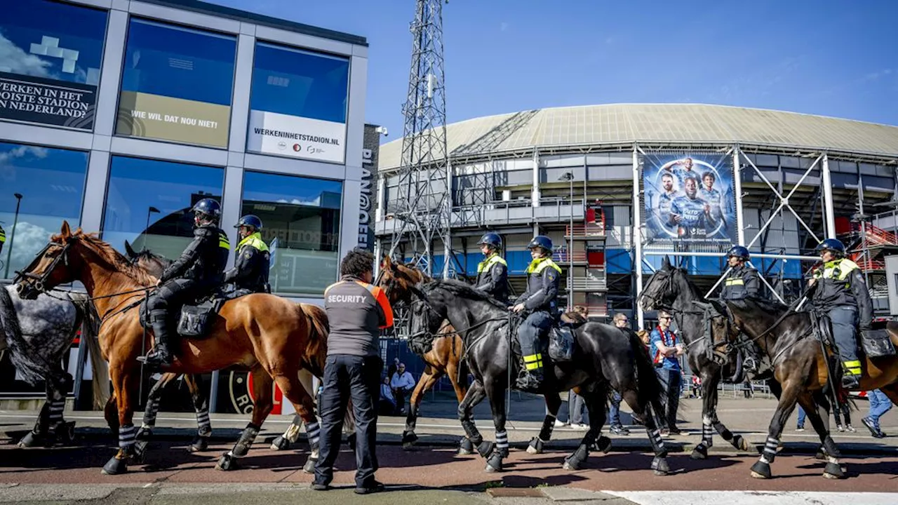 Politie voert actie voor vroegpensioen: geen agenten tijdens Eredivisiewedstrijden