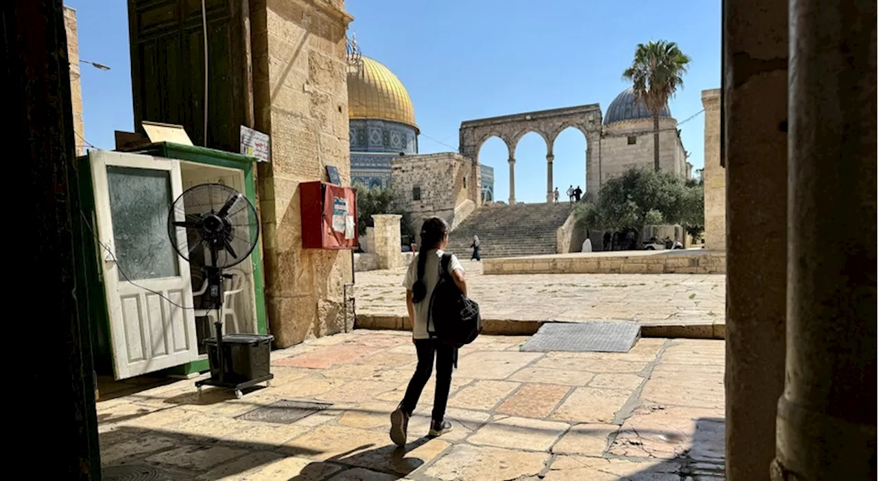 Centenas de judeus invadem Esplanada das Mesquitas em Jerusalém