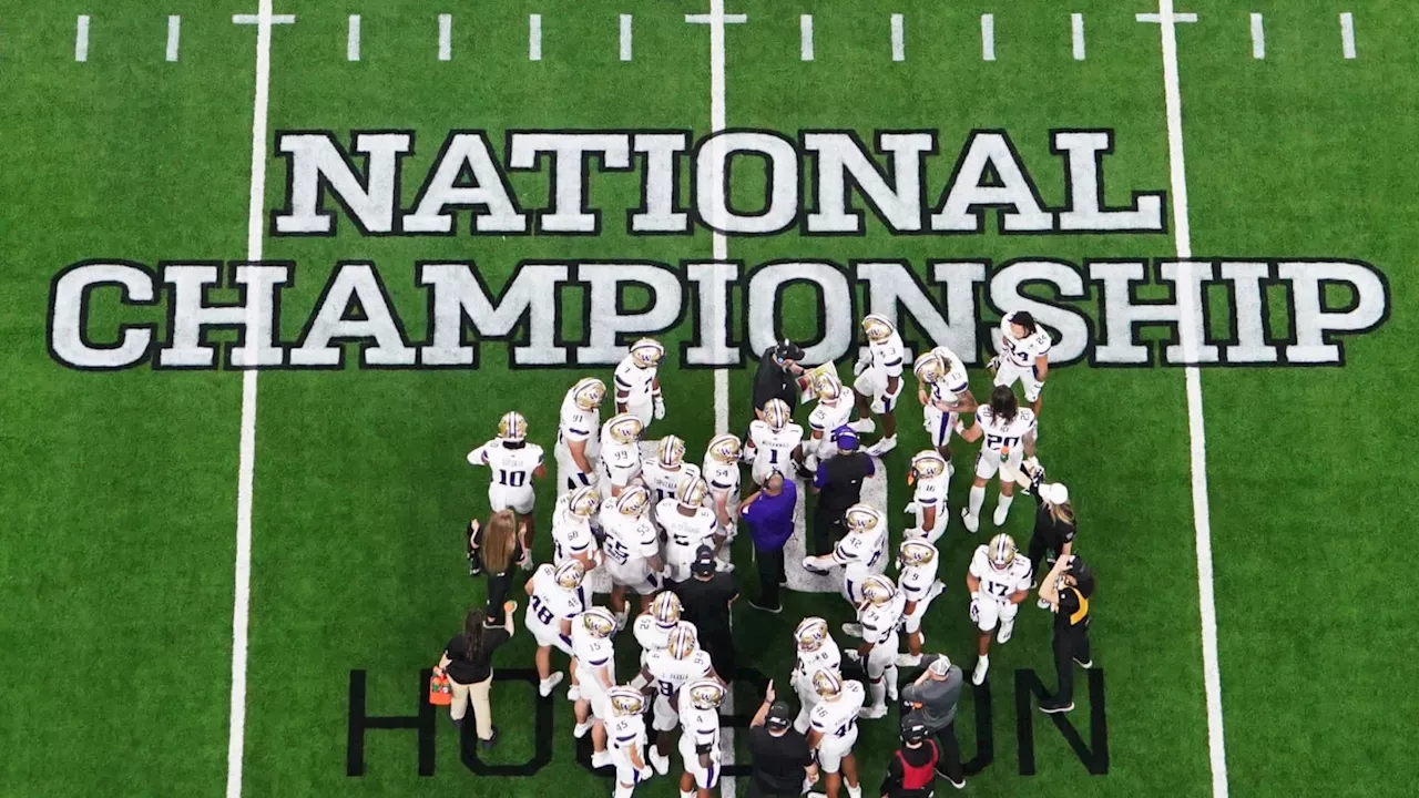 Huskies First CFP Playoff Team To Draw AP Poll Snub