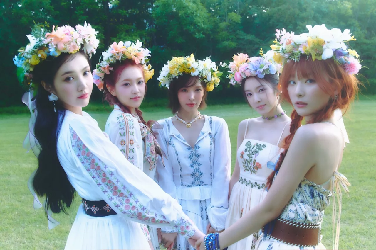 Red Velvet Enters Billboard 200 And Artist 100 For 1st Time With “Cosmic”