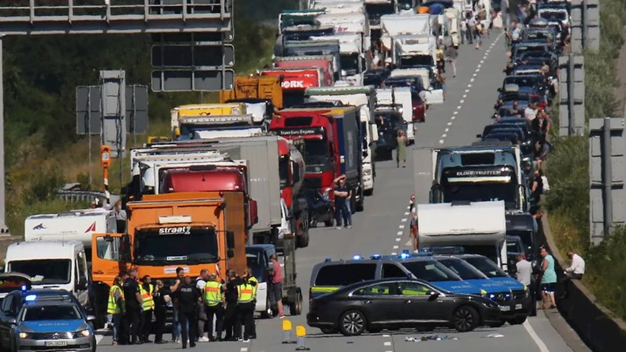 Ermittlungen: Ermittlungen gegen Messerangreifer von der A7