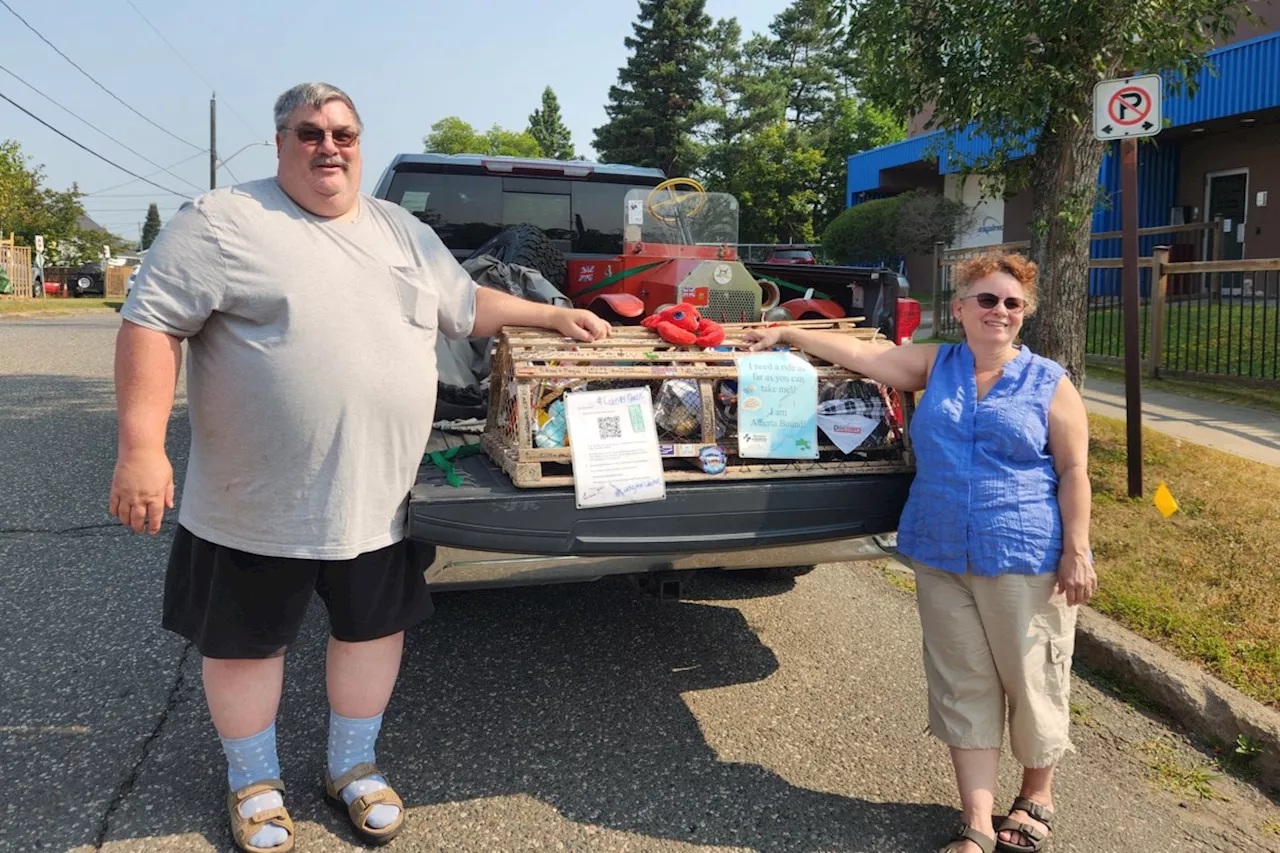 Lucky the lobster getting a lift from Thunder Bay to Winnipeg