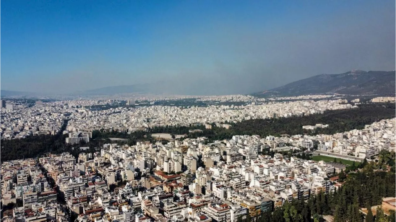 Help coming as Greece battles massive blaze