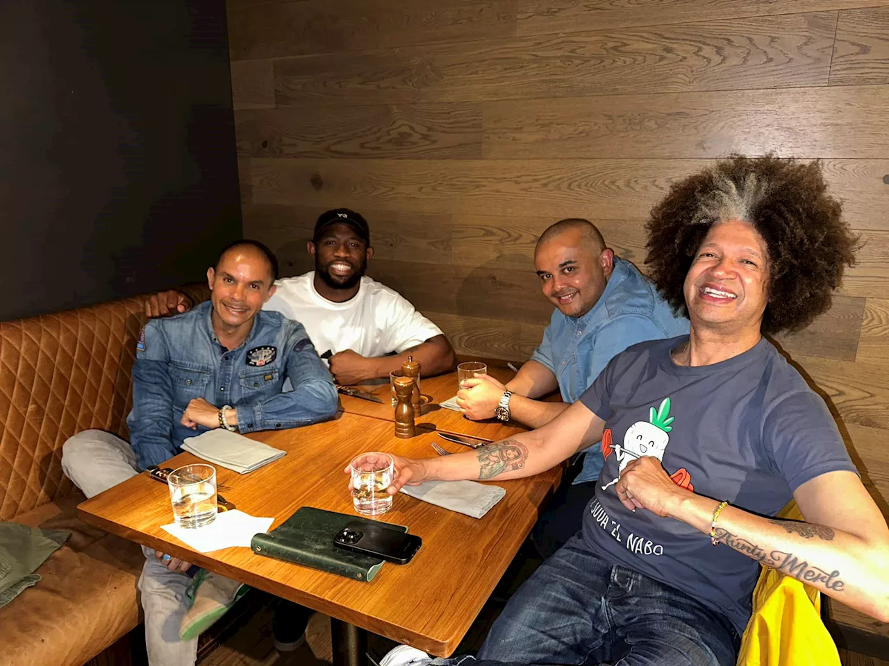 Marc Lottering and Siya Kolisi having dinner in Australia