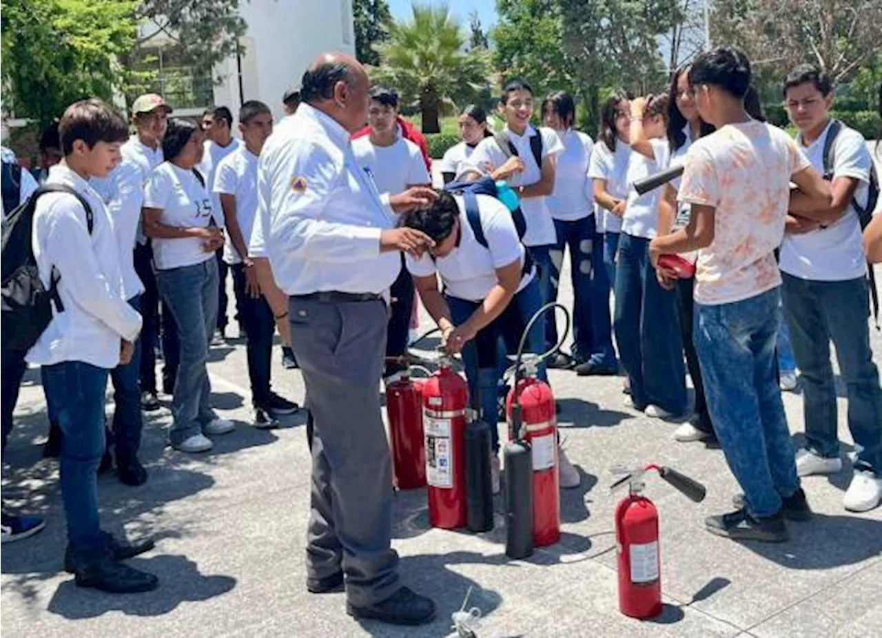 Capacita Protección Civil en Saltillo a estudiantes de siete estados de la República