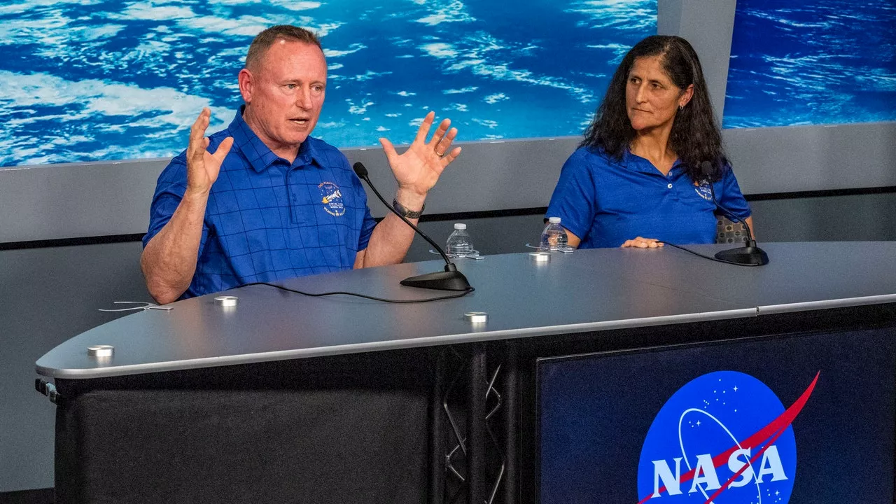 Comment vont s'occuper les deux astronautes bloqués dans la station spatiale internationale ?