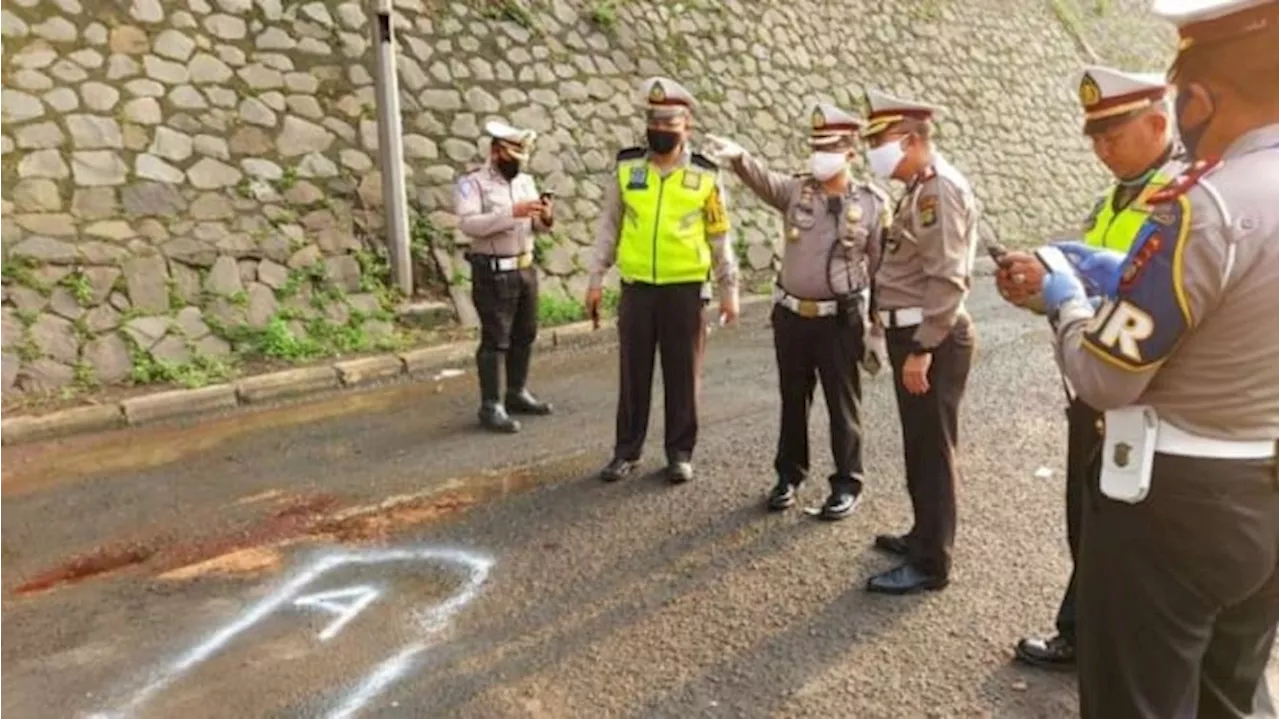 Detik-detik Tabrakan Maut Beruntun 4 Kendaraan di Flyover Tanah Baru Bekasi, Pemotor Tewas