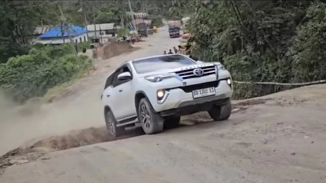 Momen Fortuner dan Pajero Sport Dibuat Malu Gegara Gagal Nanjak, Kok Bisa?