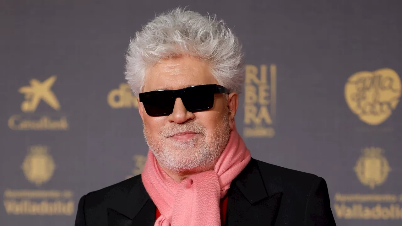 Almodóvar recibirá el 'Premio Donostia' en el Festival de San Sebastián 2024 por su 'extraordinar