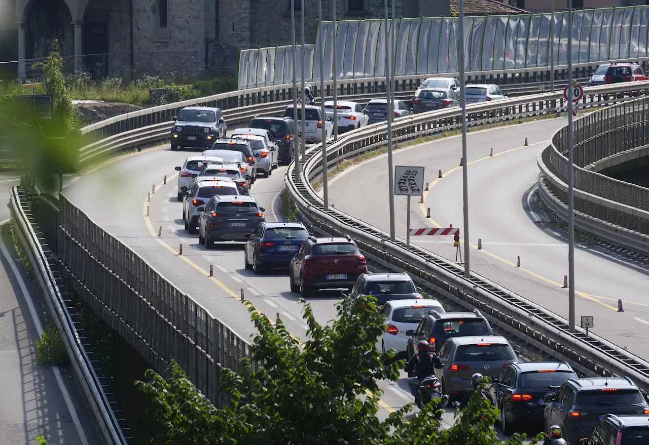 Ferragosto, al via esodo: traffico su strade e autostrade, news