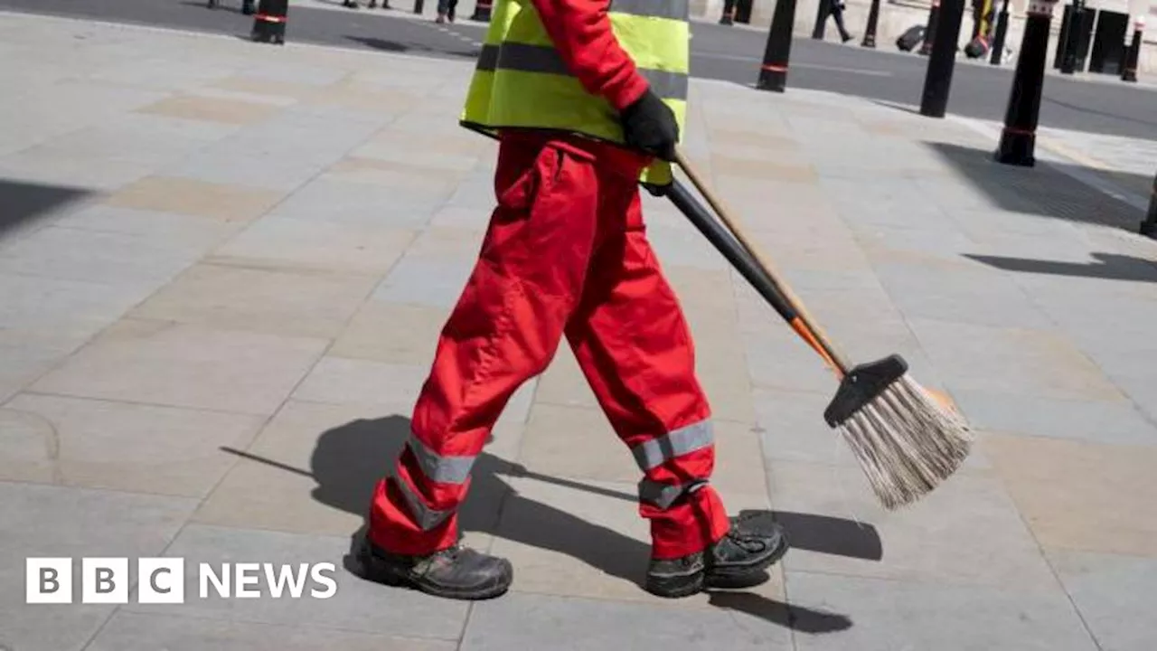 Bromley: Street cleaner stopped from accepting £3K fundraiser cash