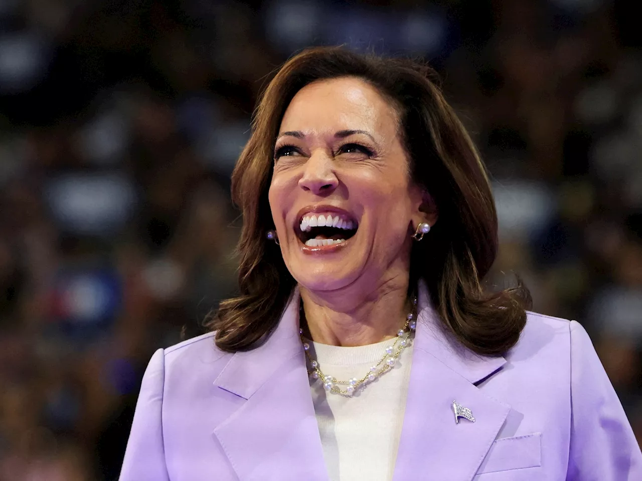 Kamala Harris lanza una estrategia publicitaria de 90 millones de dólares para golpear a Donald Trump