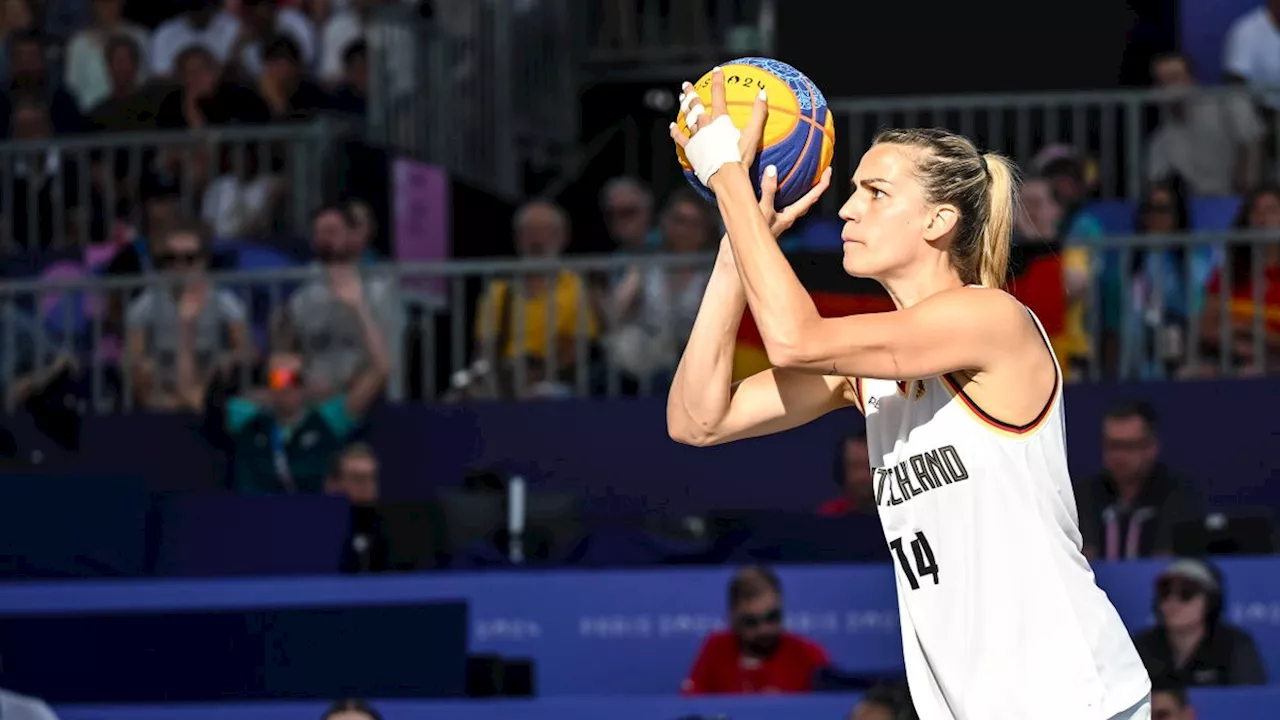 Post auf Instagram: Sonja Greinacher hat 3x3-Basketballerinnen mit gebrochener Hand zu Gold geführt