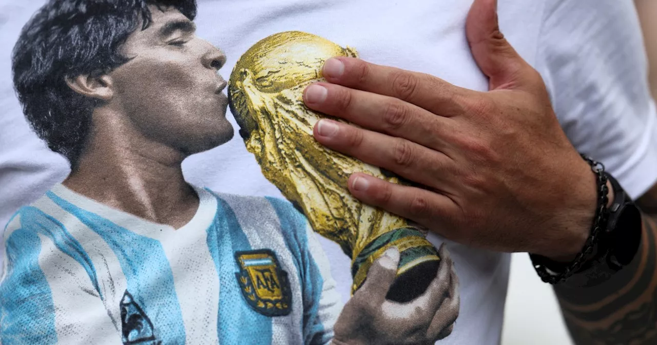 En Olé, fanas de Maradona