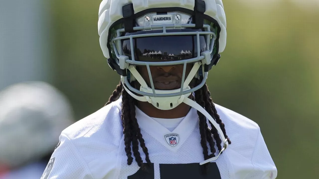 Davante Adams back with Las Vegas Raiders after birth of son