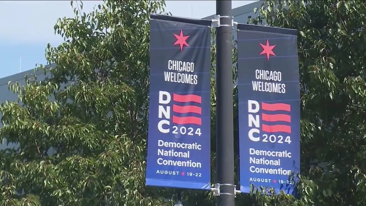 Army of volunteers prepare for DNC in Chicago: 'It's historic'