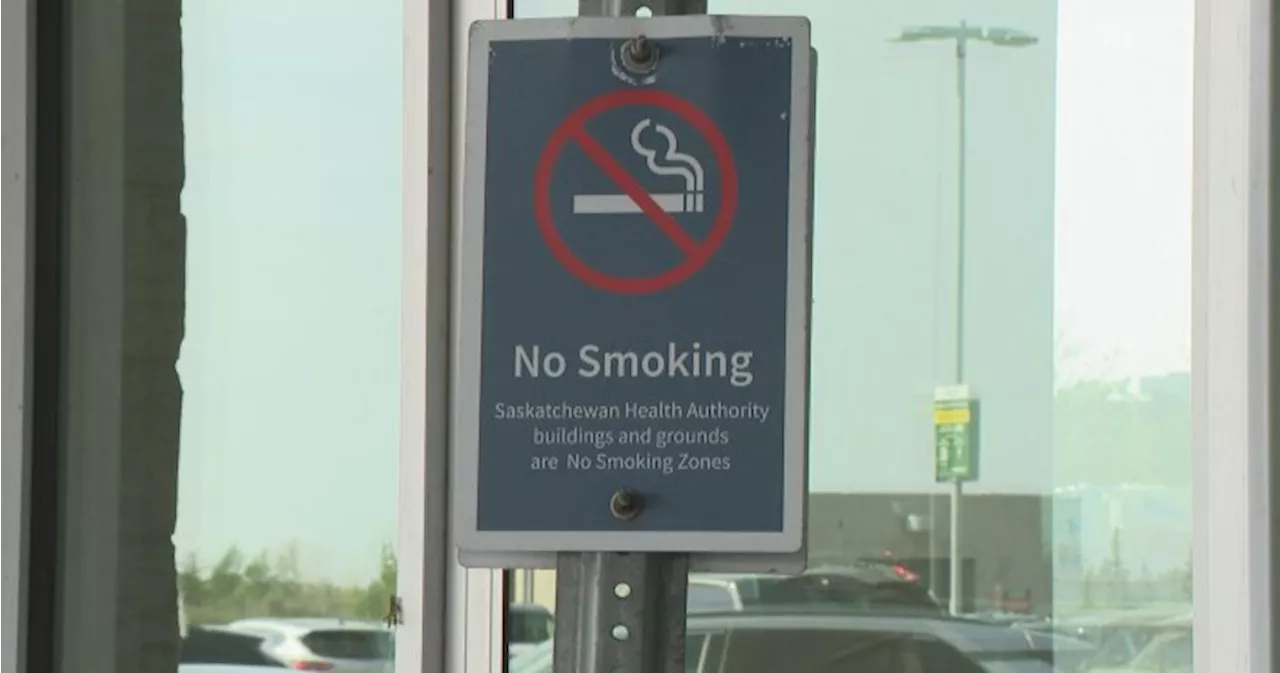 Saskatoon father concerned about people smoking by hospital doors