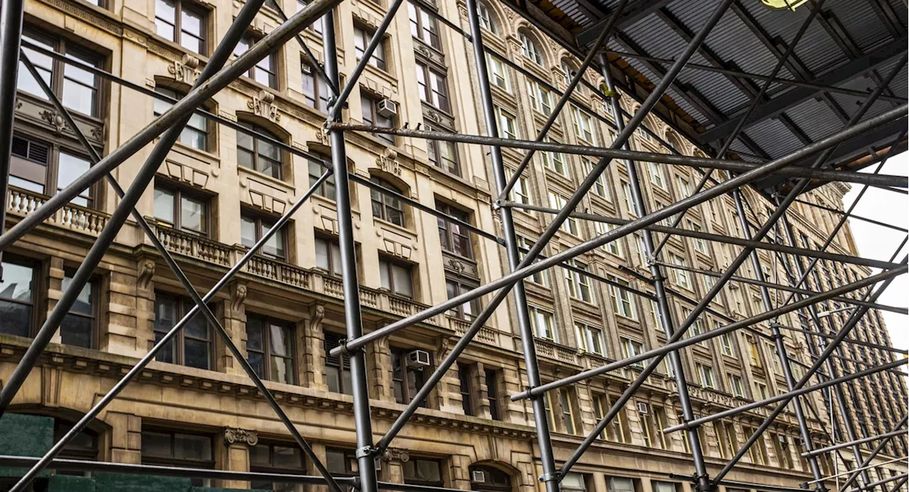 Scaffolding costs Manhattan businesses thousands of dollars in monthly revenue, NYC says