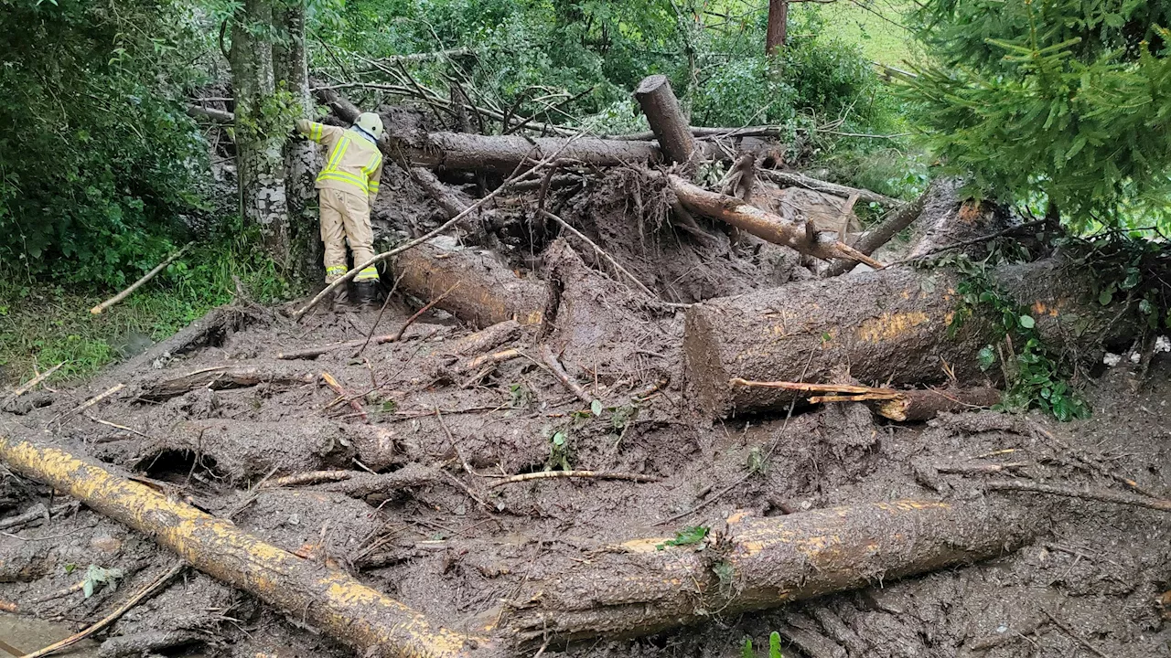 Feuerwehreinsätze in Tirol - Unwetter hinterlässt Spur der Verwüstung