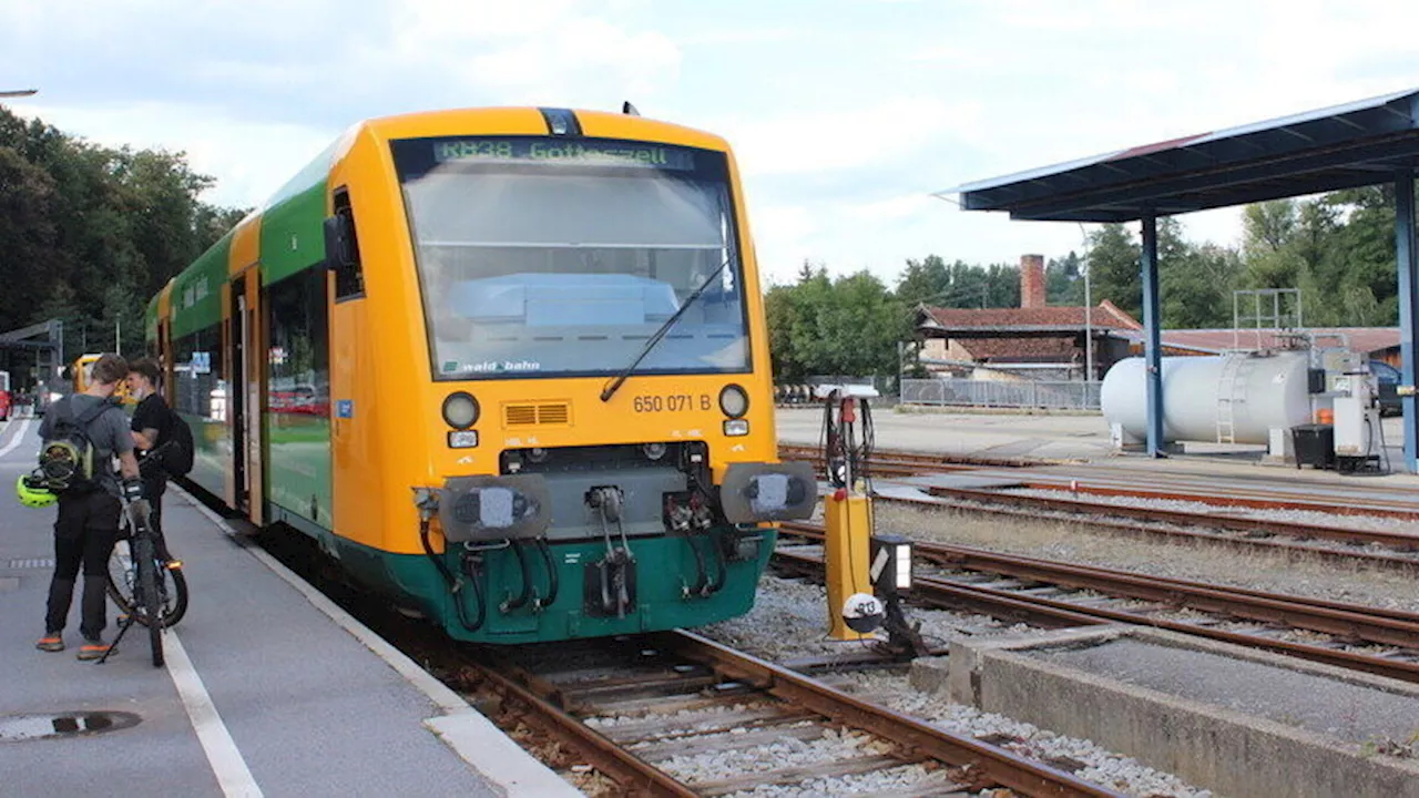 Wegen Hitze Gleise verbogen: Schienenersatzverkehr zwischen Teisnach und