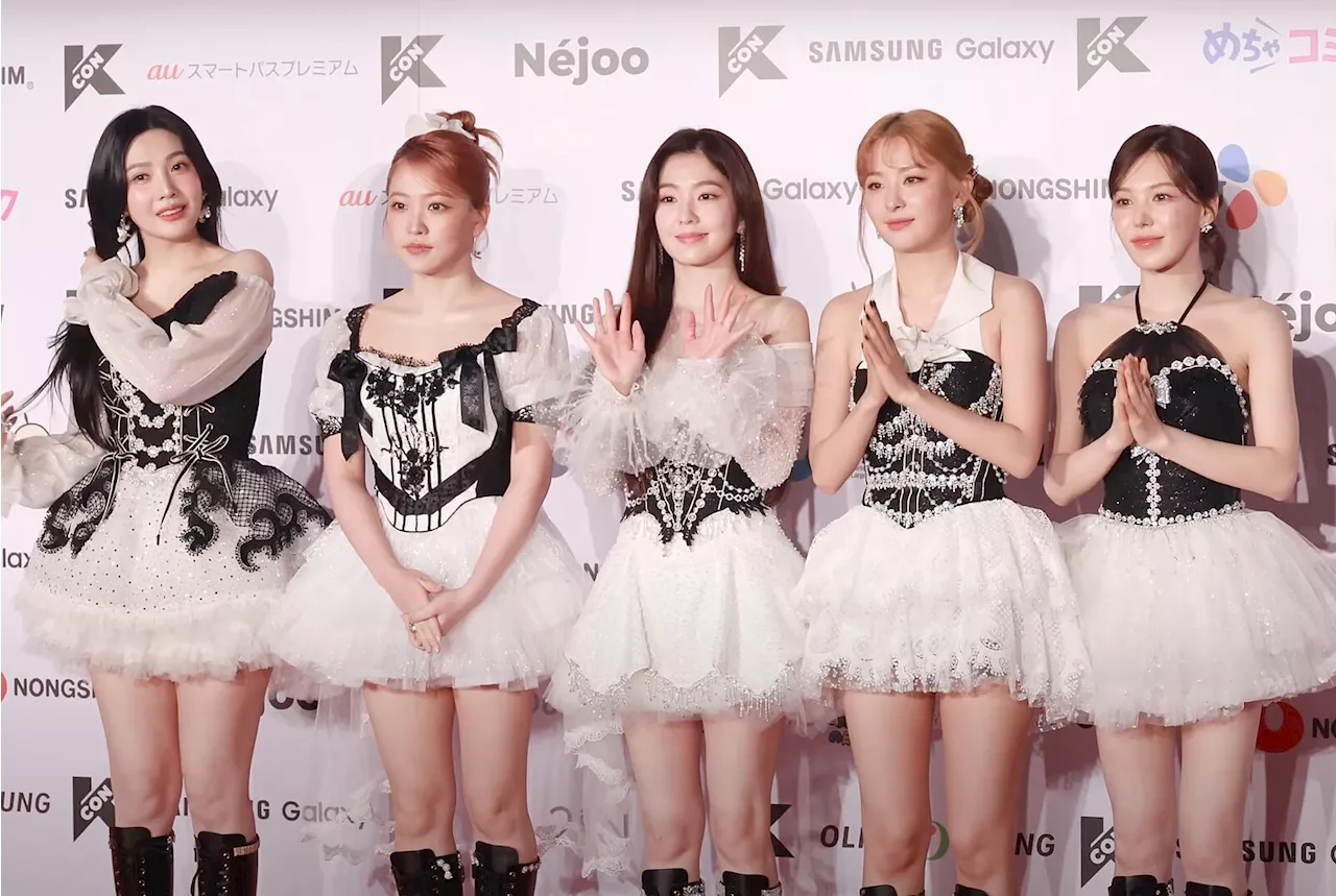 Red Velvet debuts on the Billboard 200 and Artist 100 charts with mini-album Cosmic