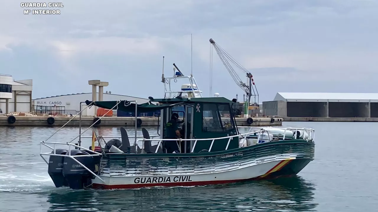 La Guardia Civil rescata al tripulante de un velero en Benicàssim