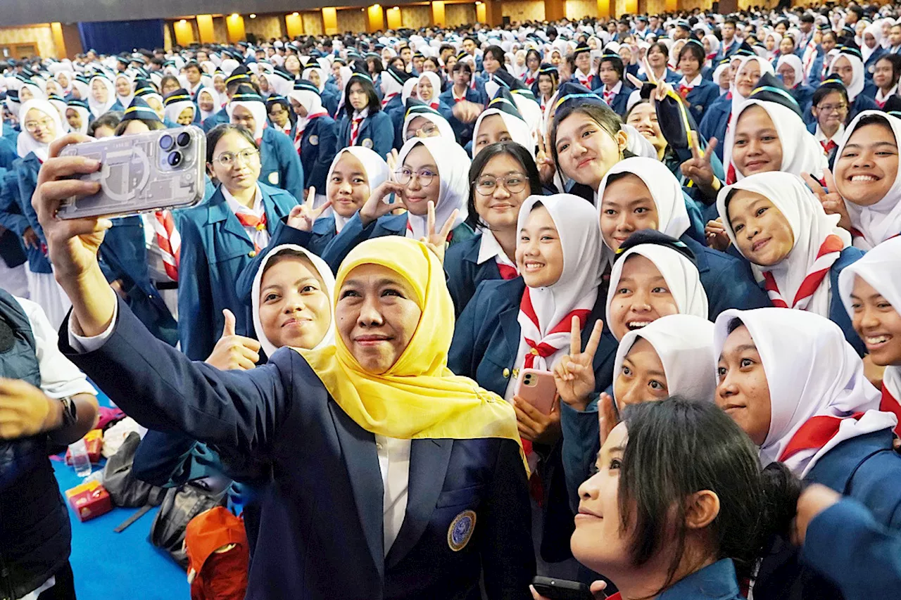 Persma Unair: Khofifah Inspirasi Generasi Muda Jatim dan Pemimpin Perempuan TerbaiK