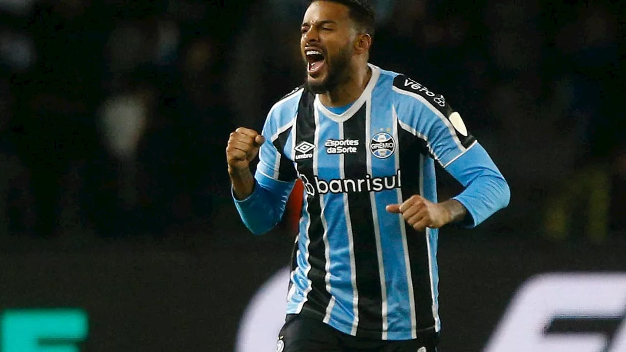 Autor de dois gols do Grêmio contra o Fluminense, Reinaldo revela pedido de Renato Gaúcho