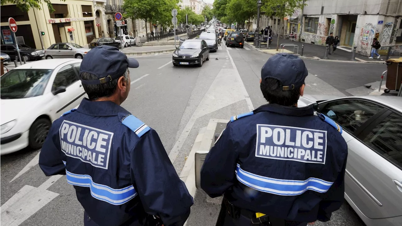 Marseille : un livreur 'uber-shit' perd sa cargaison faute de casque