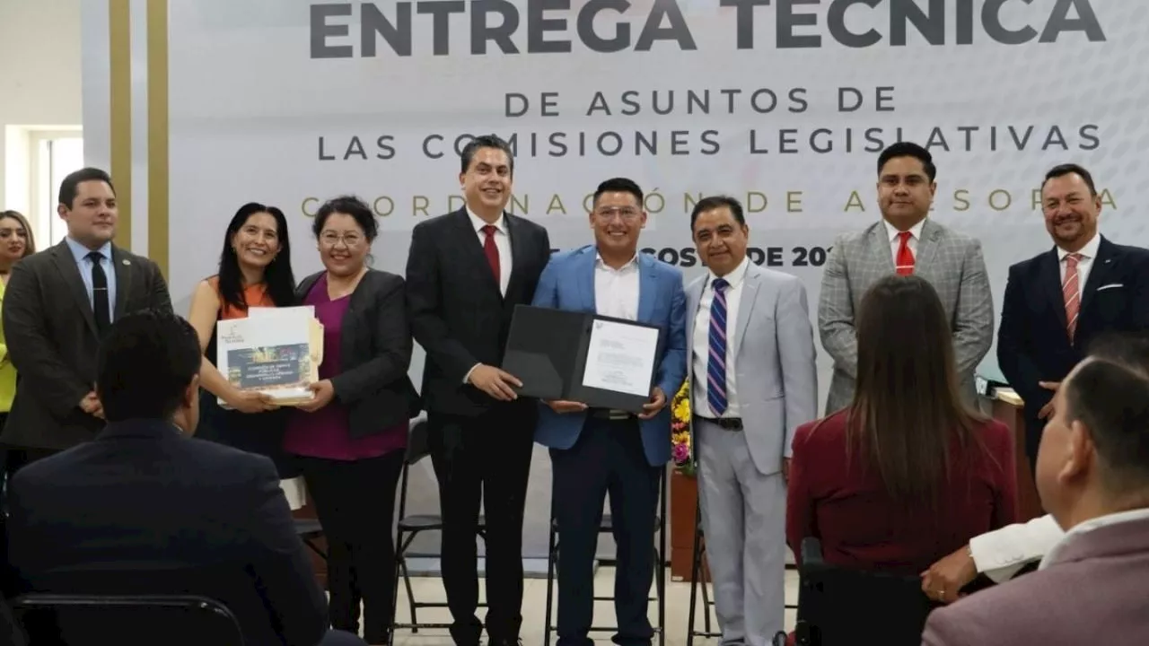 65 Legislatura entrega informes de comisiones al siguiente presidente del Poder Legislativo