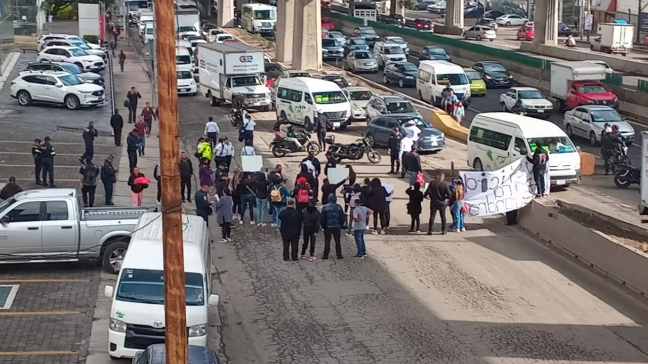 Bloqueo en Periférico Norte, exigen justicia por el feminicidio de Alejandra