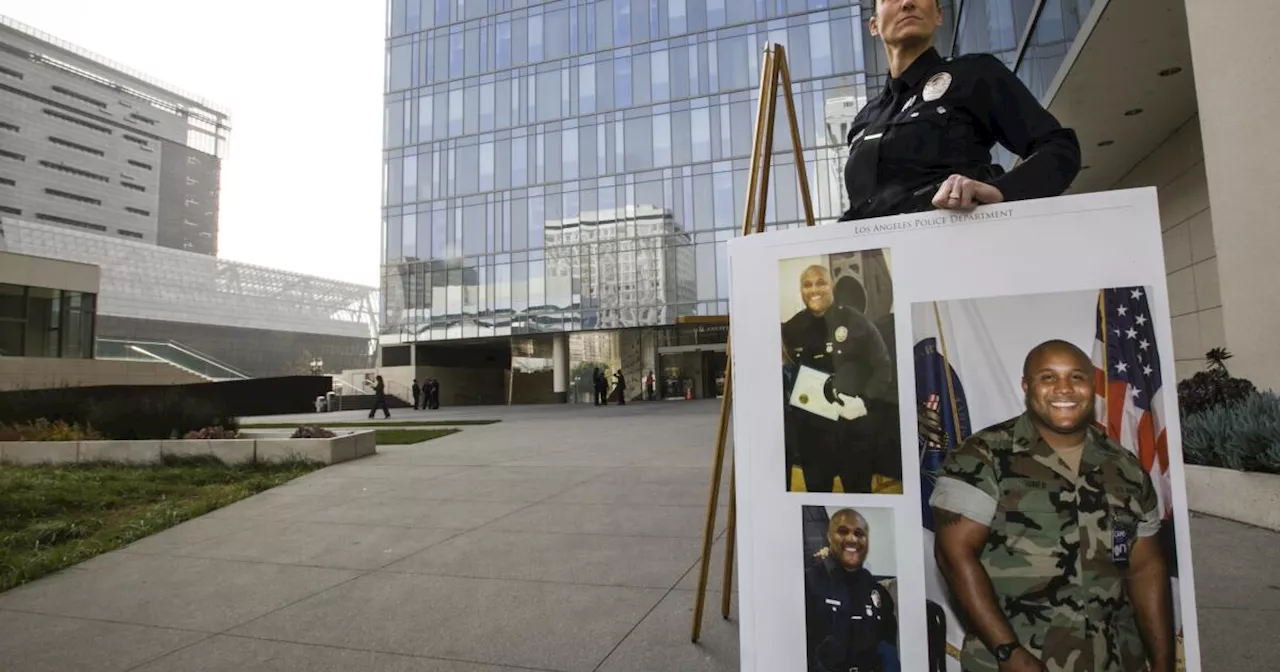 Gun of disgraced L.A. cop Christopher Dorner turns up in Beverly Hills armed robbery case