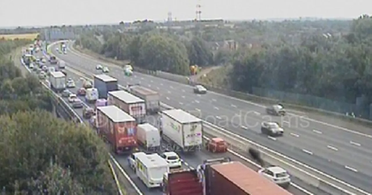 M62 delays LIVE after crash between Leeds and Wakefield