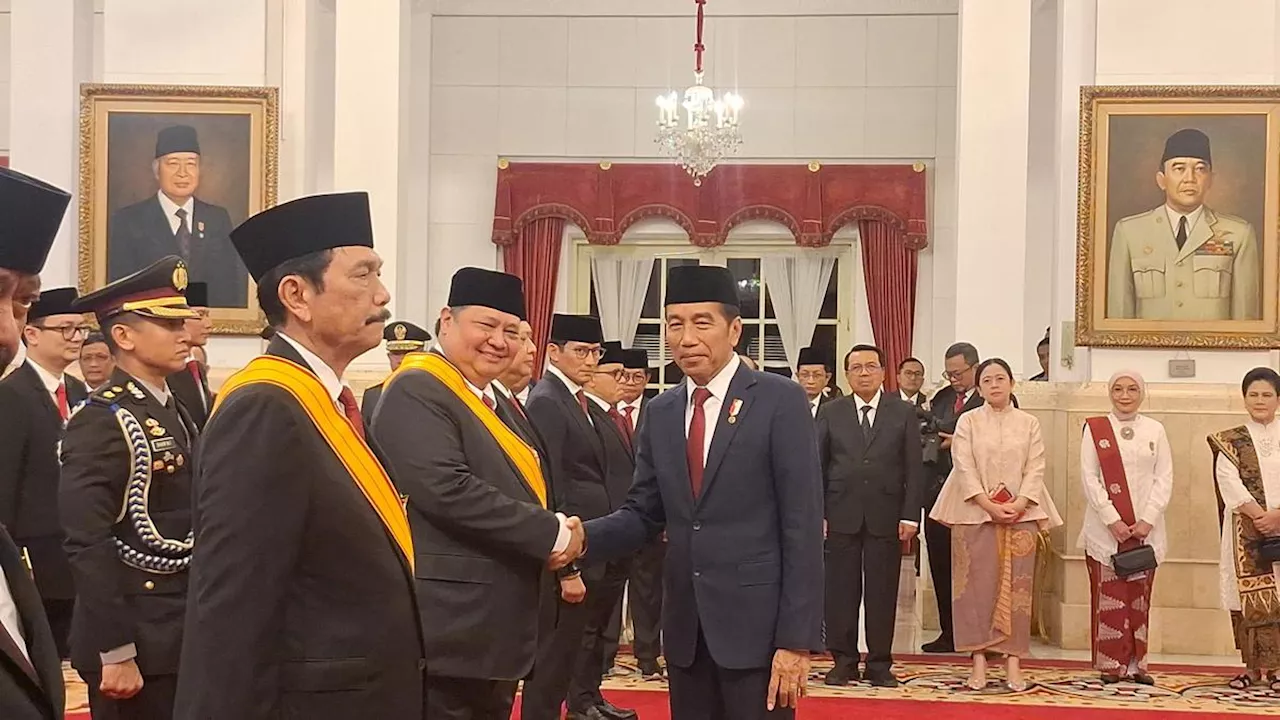 Jokowi Anugerahkan Tanda Kehormatan ke 64 Tokoh, Mulai dari Surya Paloh, Luhut hingga Airlangga