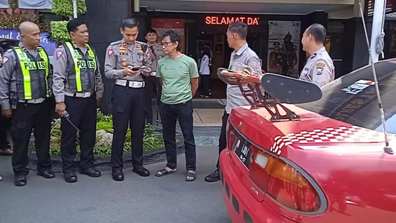 Pengendara Mobil dengan Variasi Lampu Rem Blitz di Malang Ini Kena Sanksi Polisi