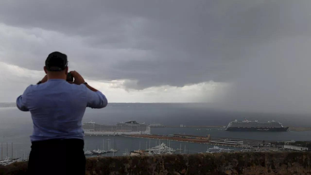 Heftiges Unwetter auf Mallorca: Video zeigt Windhose