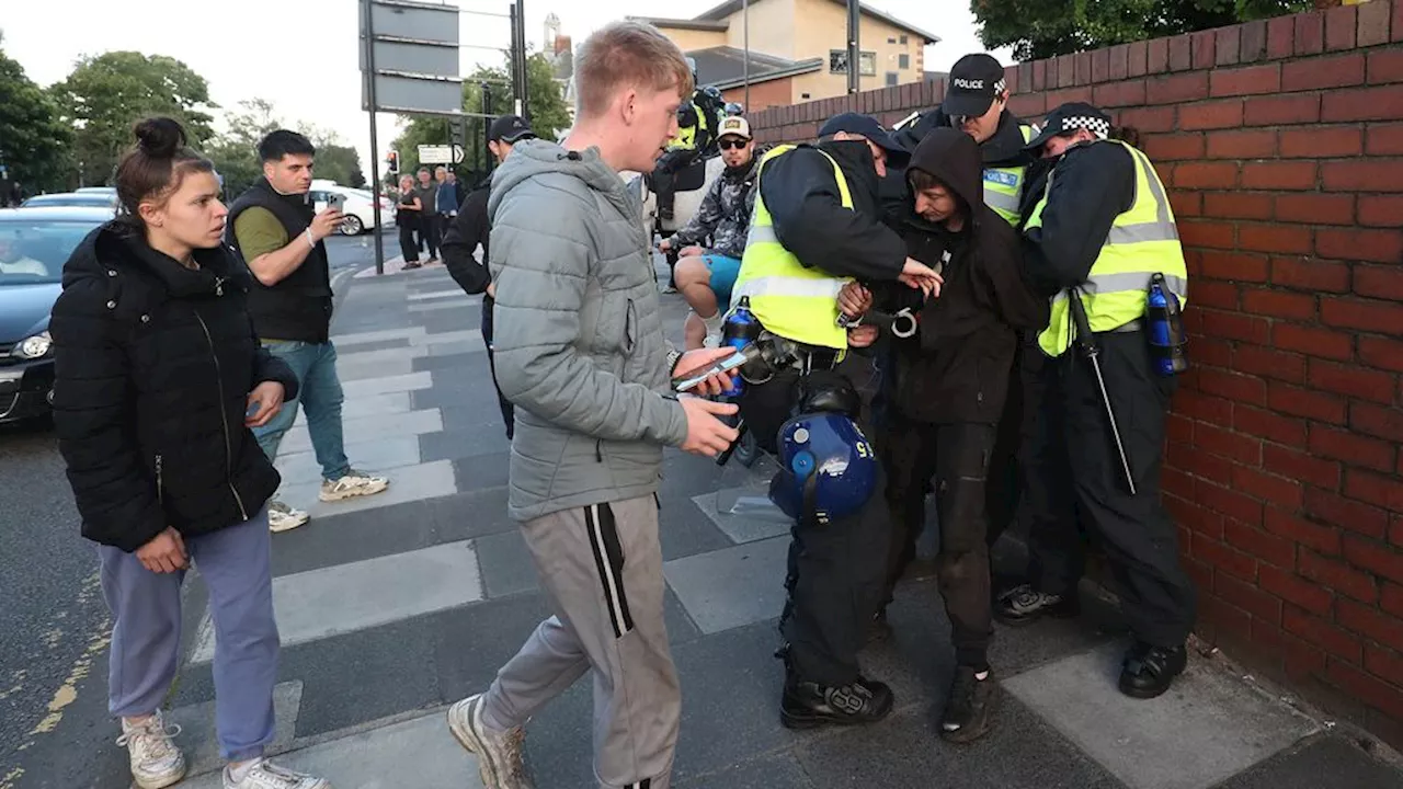 Inmiddels meer dan 1000 arrestaties voor rellen Verenigd Koninkrijk