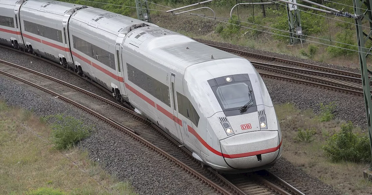 Einschränkungen für Reisende im Hochstift: Züge fallen aus, Strecken gesperrt